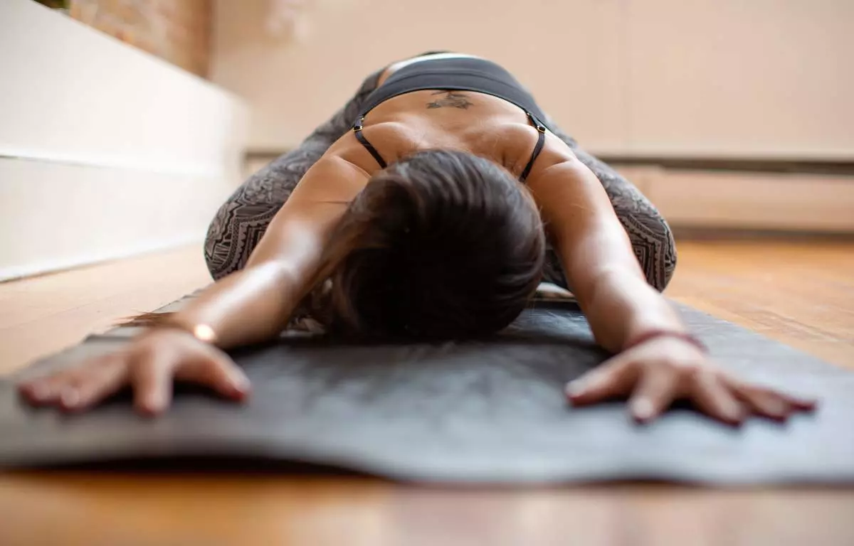 Yoga Transforma: Comece Hoje Mesmo! 2 Posturas Básicas: As Primeiras Asanas para Iniciantes
